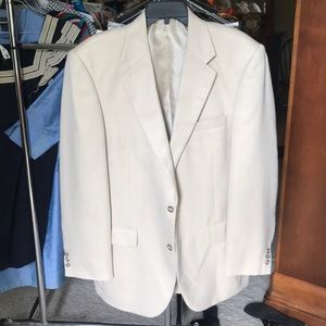 Men’s tan sport coat